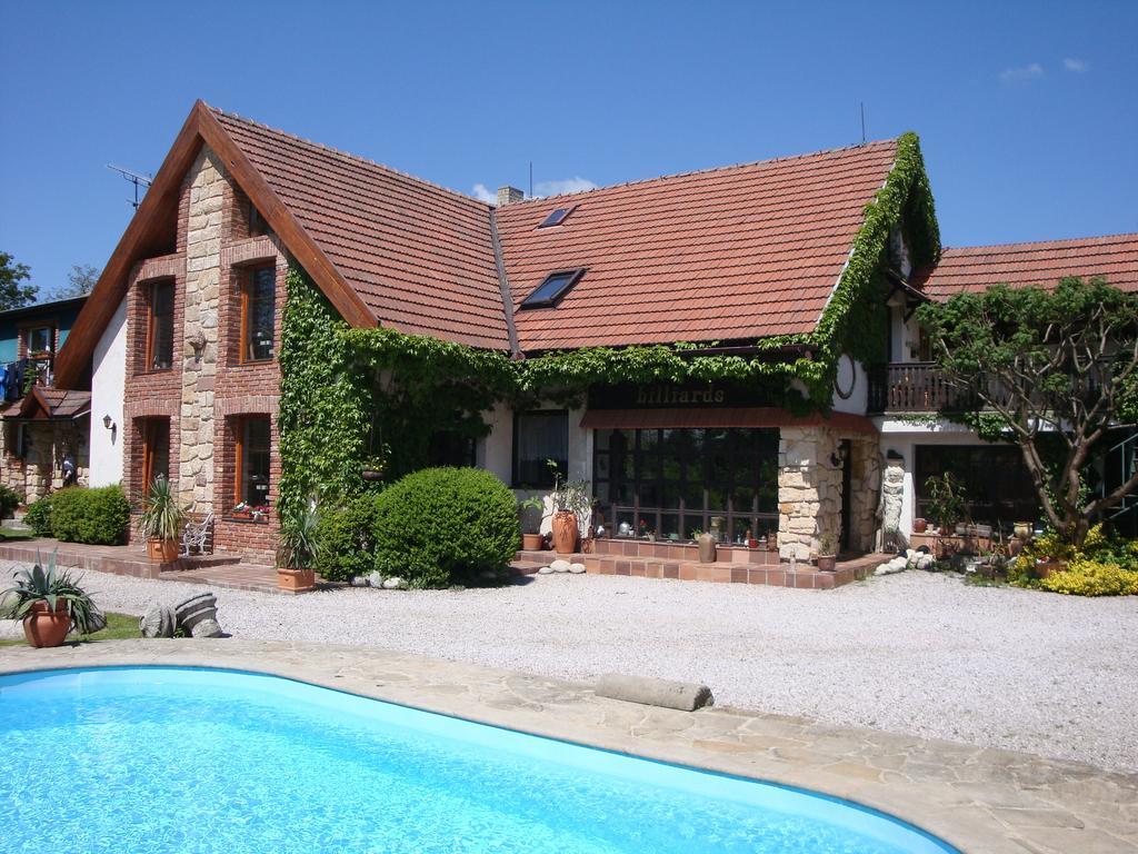 Penzion Prezident Soberaz Exterior photo